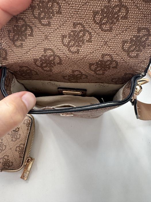Продается сумка Guess