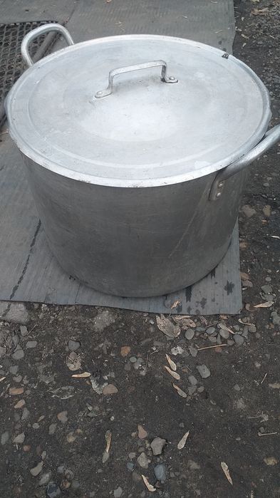 Продам кастрюлю алюминий 50л