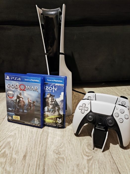 Пс5, 2 джойстика, 2 игры