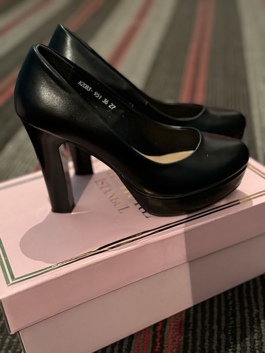 Каблук почти новый