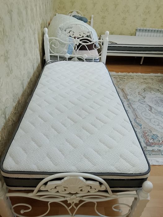 Продам кровать железные.