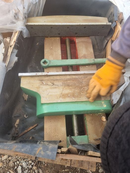 тиски станочные слесарные