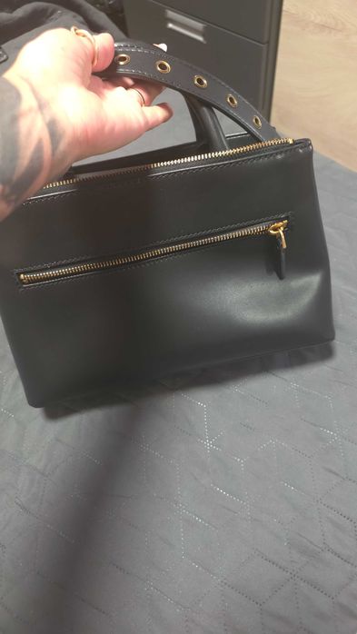 Оригинална чанта Guess