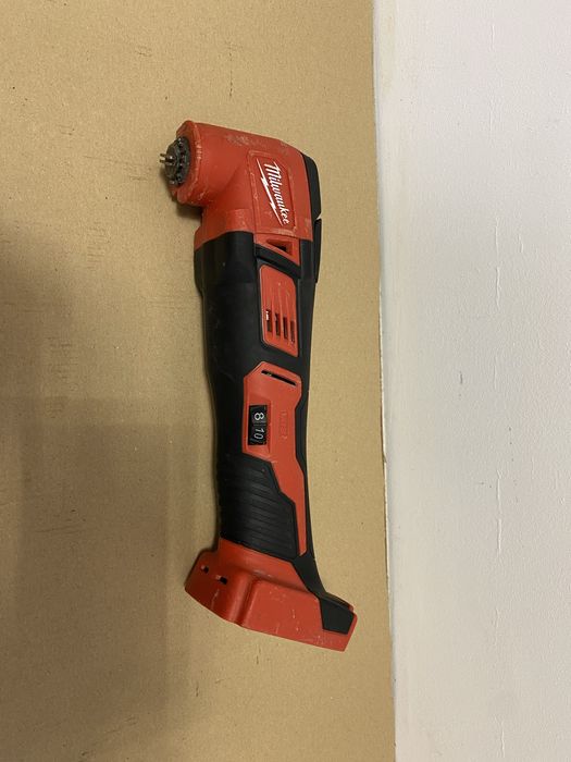 Multifunctionala Milwaukee M18 BMT