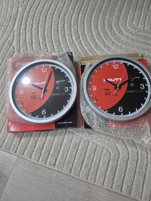 Ceas de perete Hilti