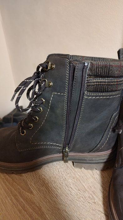 De vânzare ghete iarna băieți,siret și fermoar, căptușiți,mărime 37