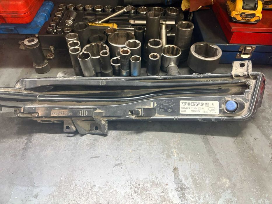 Proiector led dreapta Volvo V40 dupa 2012