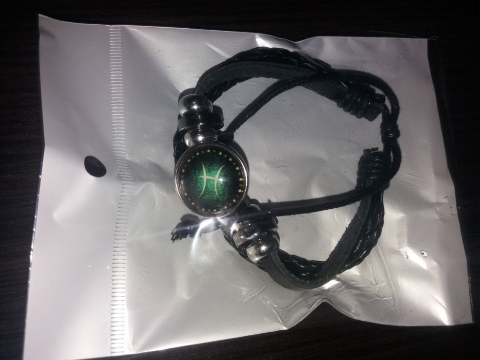 vand brățara din piele energetică