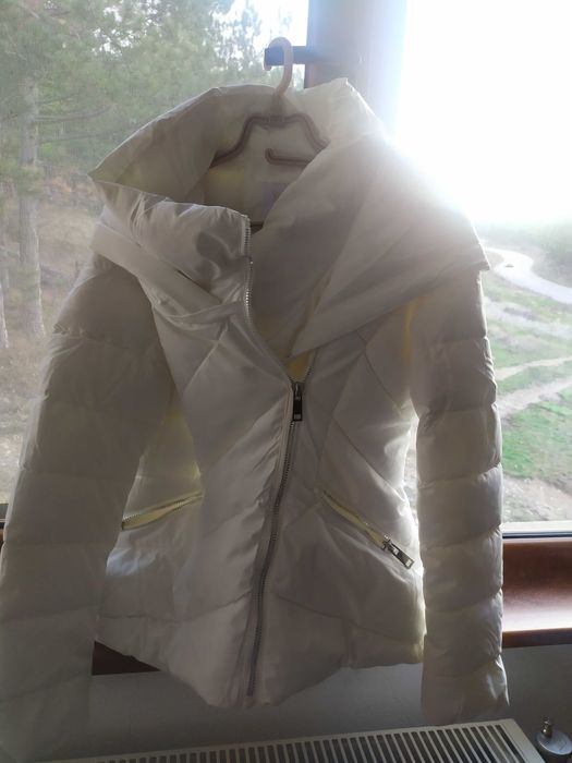 Ново топло яке с .В отлично състояние.