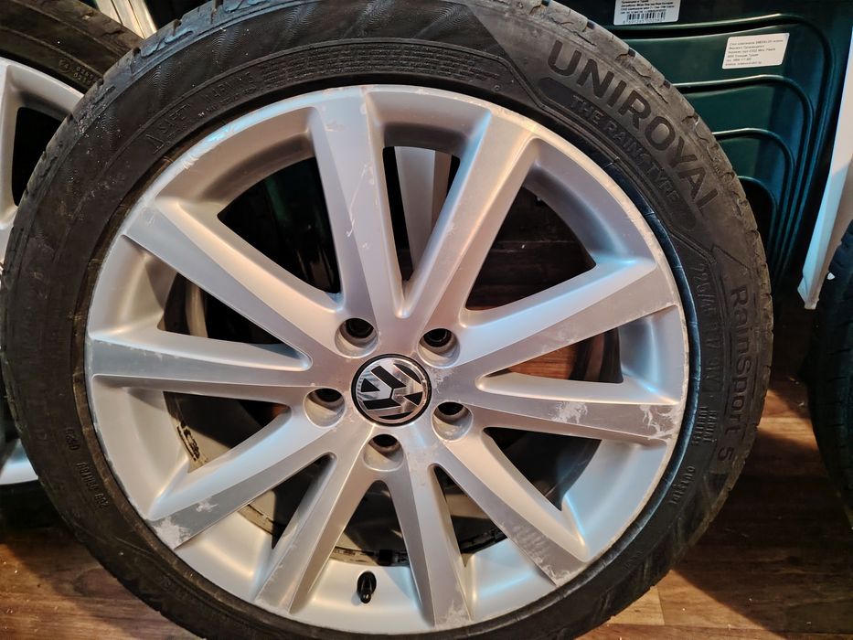 Продавам 5 Гуми Uniroyal с джанти към тях