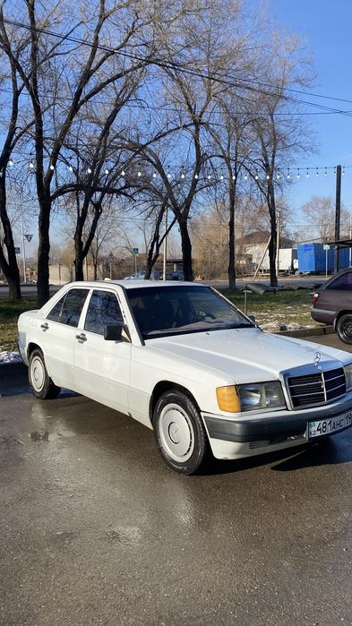 Мерседес 190 Е сатамын