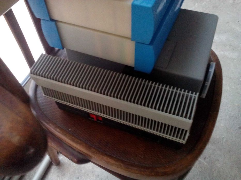 Диапроектор и прожекционна стена