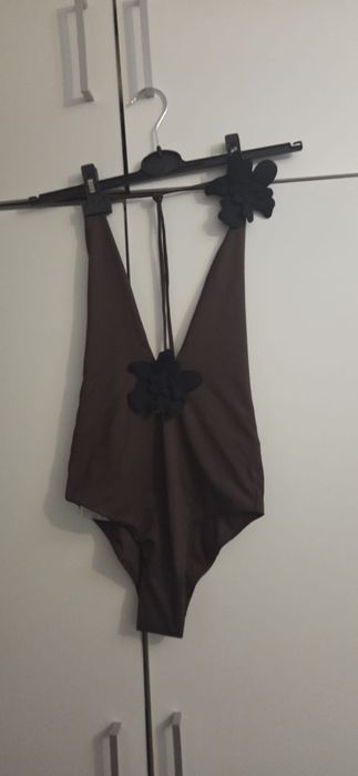 Costum.de baie Zara,mat Xs,maro,nou cu eticheta