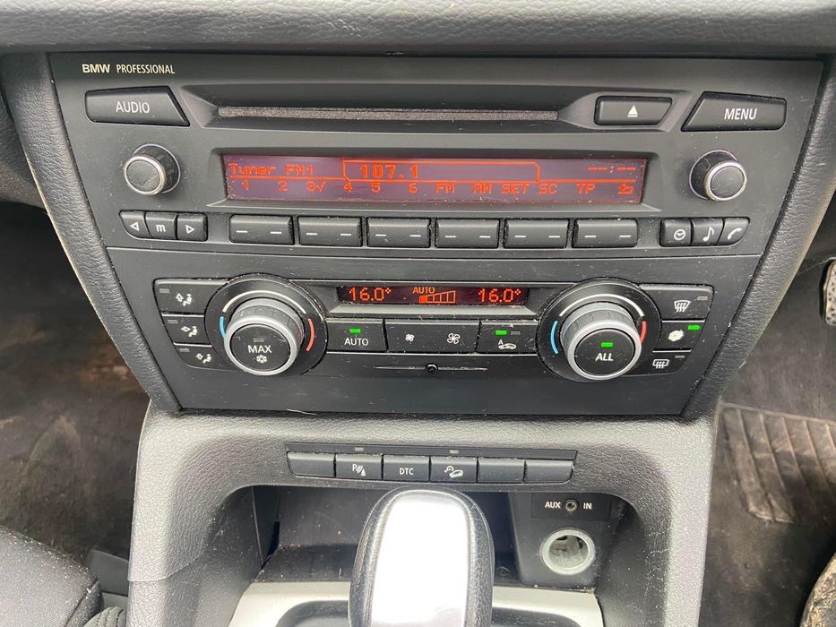 Dezmembrez BMW X1 E84 X-drive 2010 2.0d automat N47 ,Recaro Panoramic