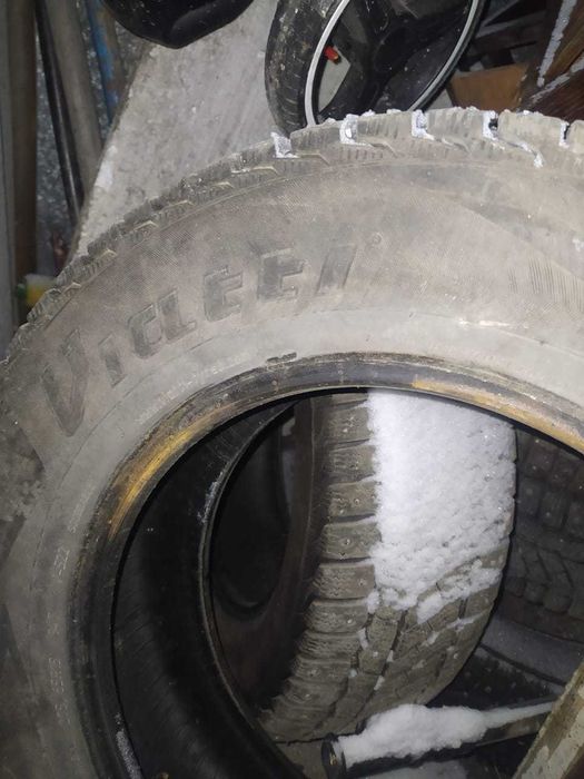 Срочно продам шины шипованные