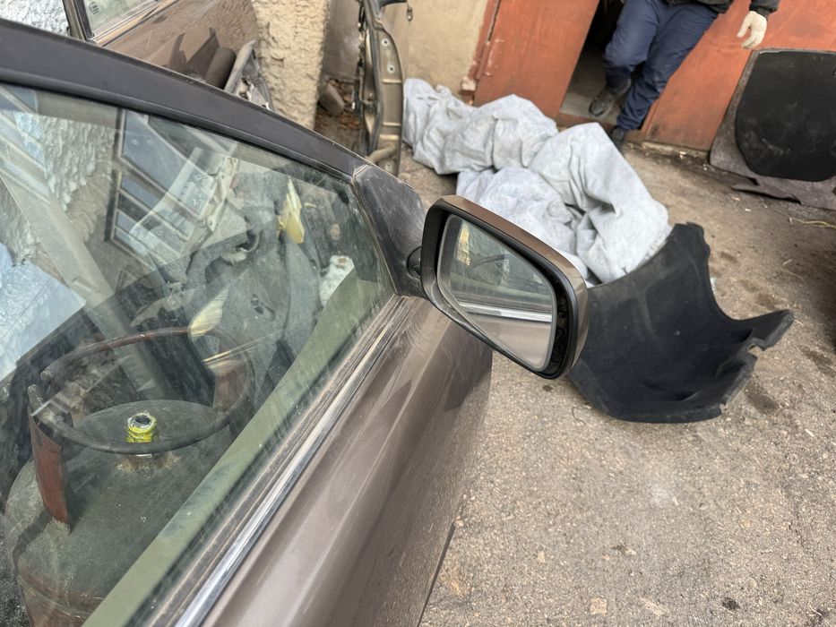 Двери Тойота Авенсис