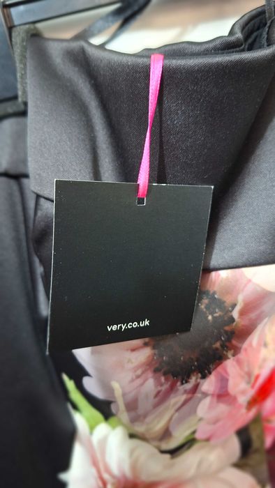 Ликвидация-By Very елегантна миди рокля с флорален принт паднало рамо