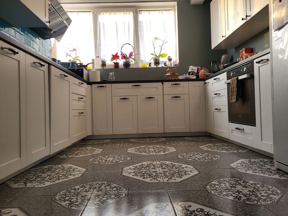 Persoana fizica vând