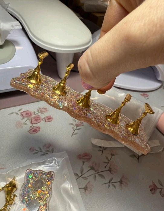 Магнитен държач за изкуствени нокти