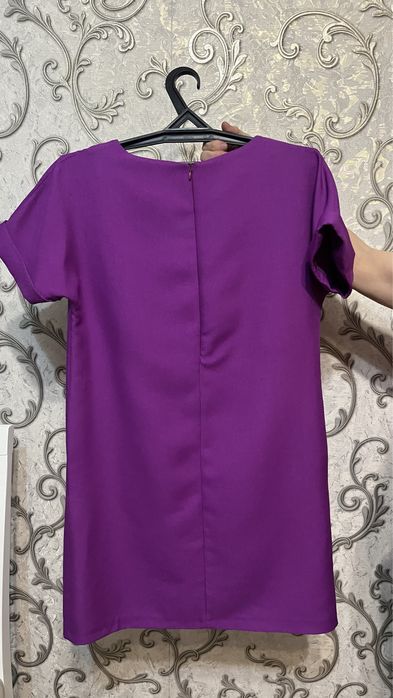 Продам 4 платья, одна по 2000 тг