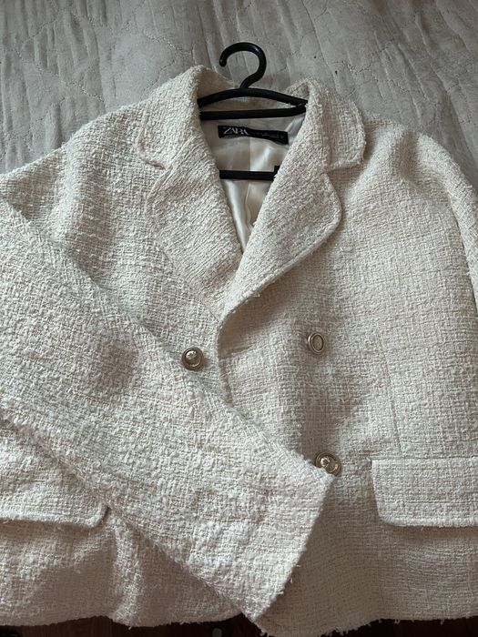 срочнооо короткий пиджак от Zara