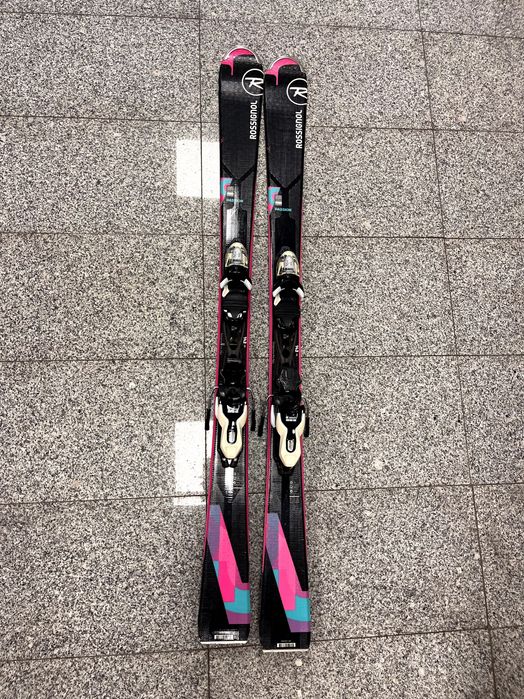 Ски , щеки, ски обувки, каски за деца/жени ЦЕНА ЗА ВСИЧКО