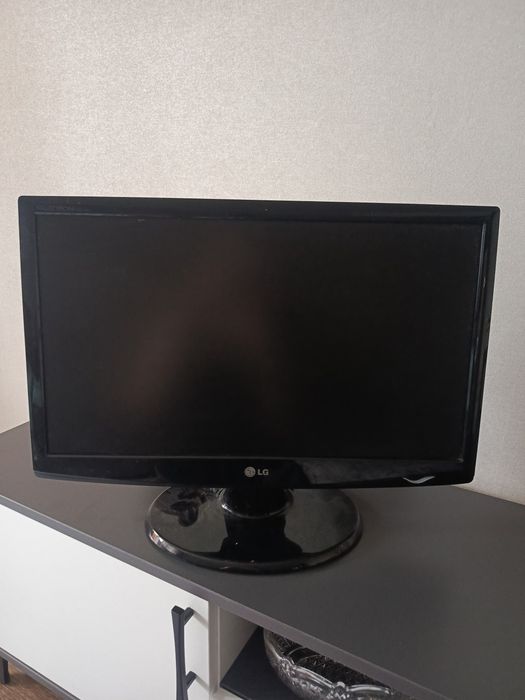 Монитор LG 50/60 Hz