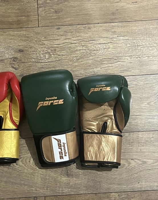 Боксерские перчатки