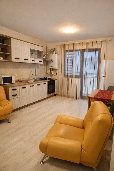 Închiriez apartament
