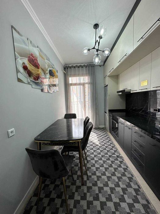 R1 Сдаётся УЮТНАЯ квартира 1/2/5 на Ойбек, ор-р Кафе Бон !