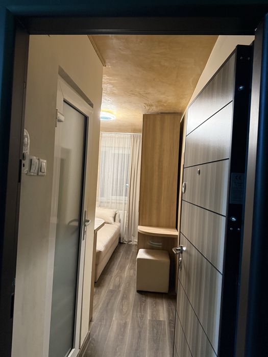 Inchiriez garsoniera cf 3(camera si baie)  ,pe str Patria (Zona Calea Romanilor),150€+cheltuieli lunar si 200€ garantia! Tel 0740979541
