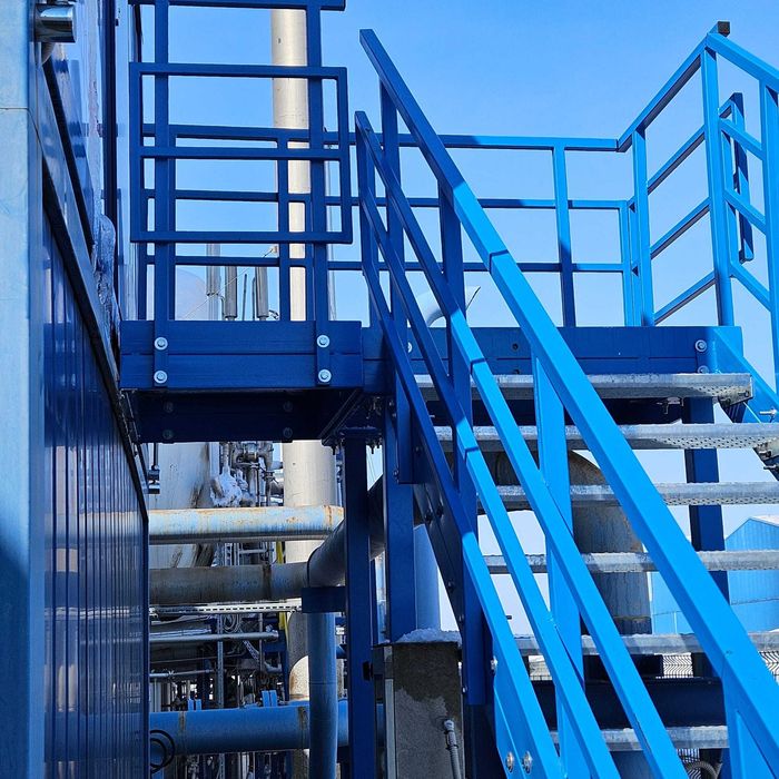 Изработка на метални стълби за жилищно и промишлено строителство