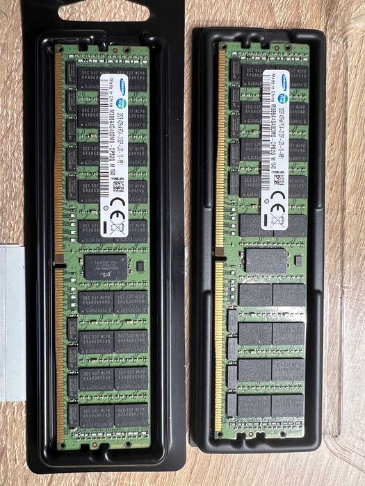 Памет Samsung DDR4-2133 PC4-17000 4RX4 LRDIMM ECC 2 x 32gb