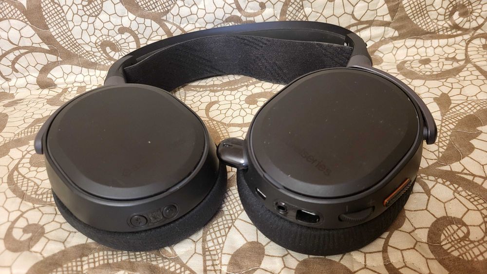 SteelSeries Arctis Pro Casti gaming wireless  fuctionale +receptor PC