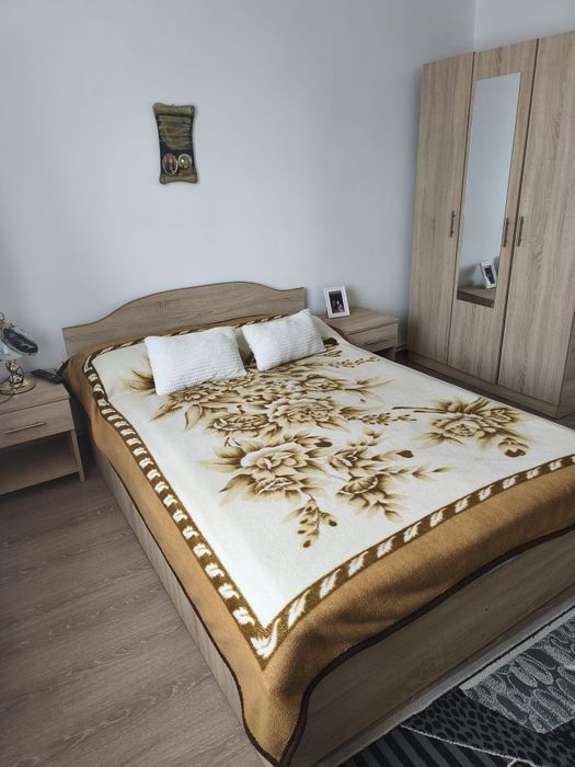 Vând sau schimb cu apartament, casă cu grădină