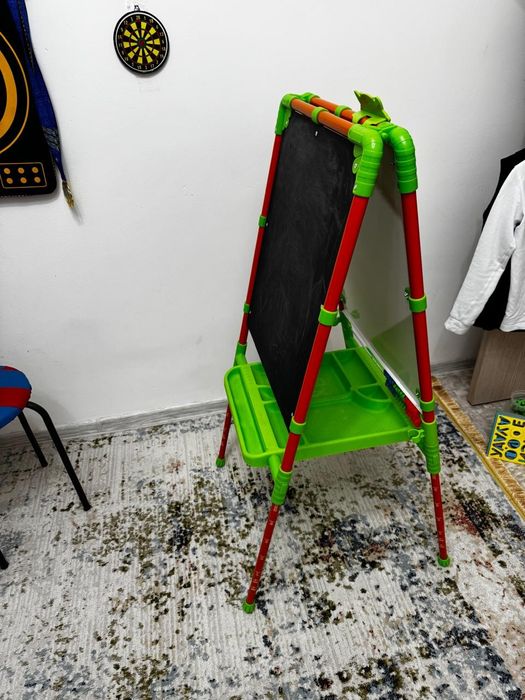 Доска мольберт в хорошем состоянии