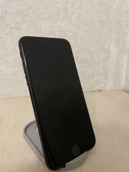 IPhone 7  black 128 gb