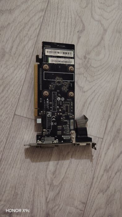 Видеокарта Geforce GT520