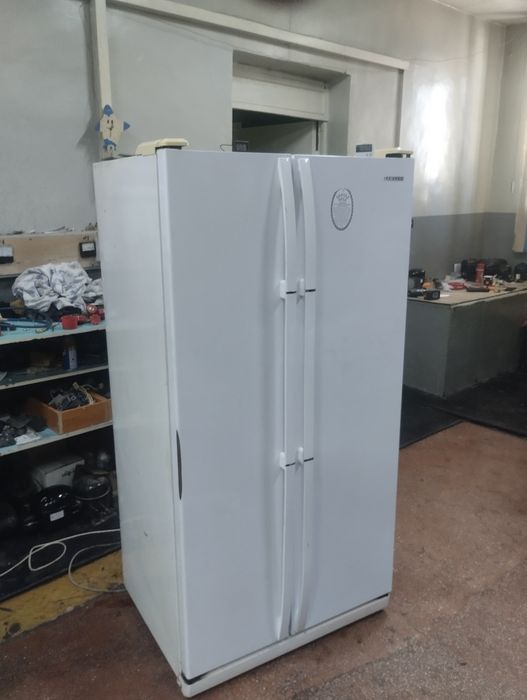 Холодильник широкий