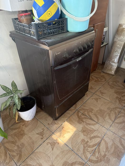 Продам газ плиту