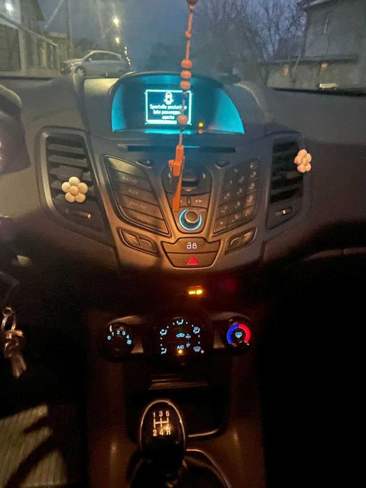 Masina ford fiesta