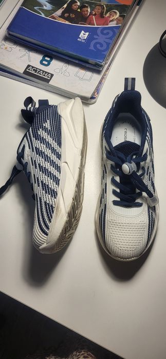Кроссовки размер 35