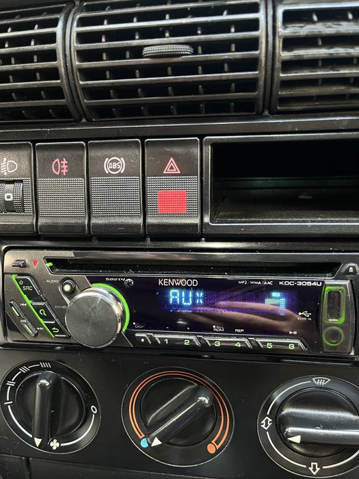 Kenwood KDC-3054U автомагнитола