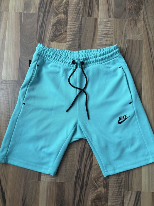 Къси панталони на Nike
