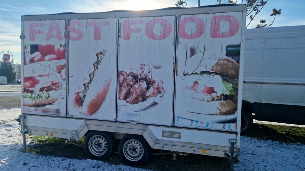 Rulota fast-food  comerciala