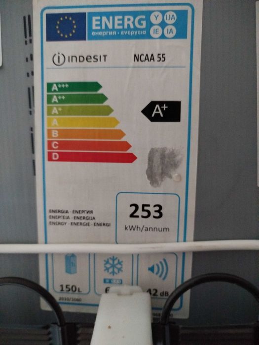 Хладилник с фризер INDESIT NCAA 55