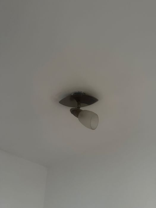 Lustre living , hol baie functionabile