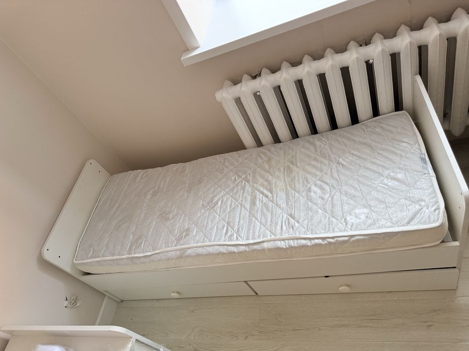 Продам детскую кровать с матрасом
