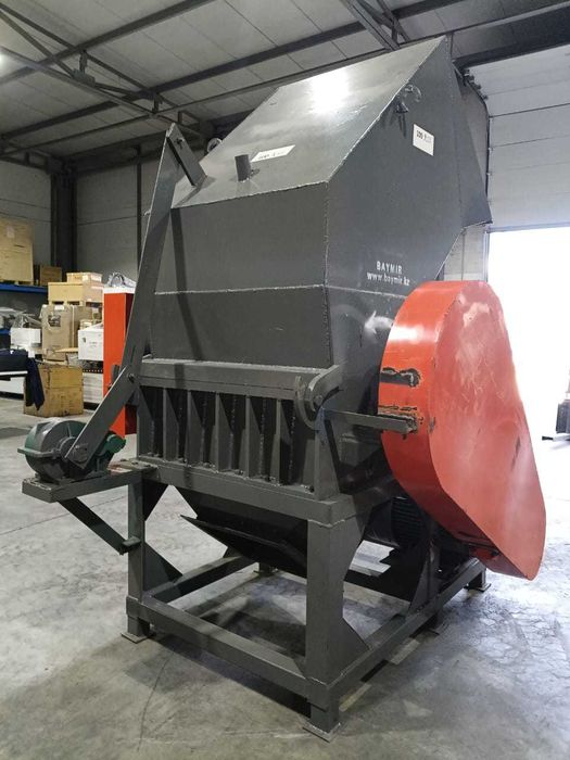 Дробилка со шнеком + двигателем 1000