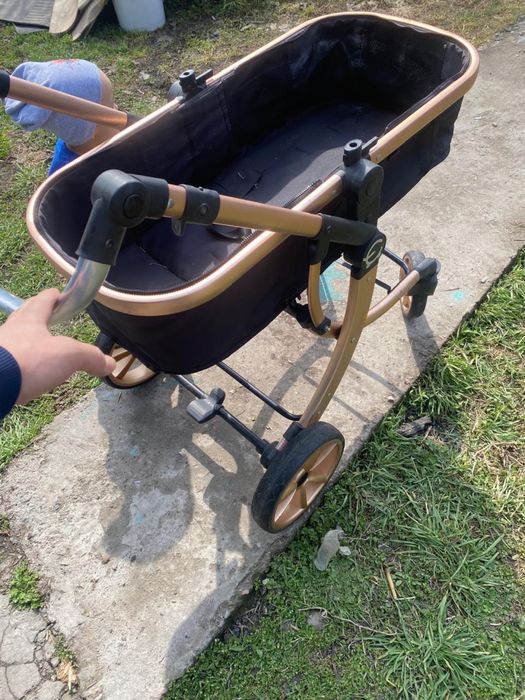 Продам коляску универсальная